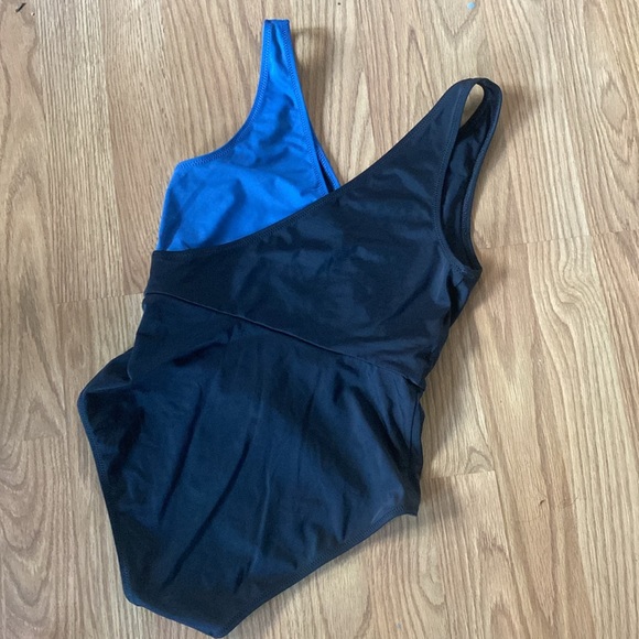 Solid & striped one piece swim - Picture 4 of 5